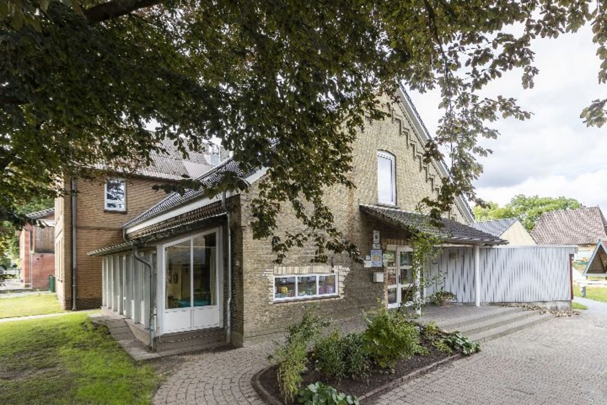 Vorderes Gebäude der Kindertagesstätte Friedensstern Wrohm